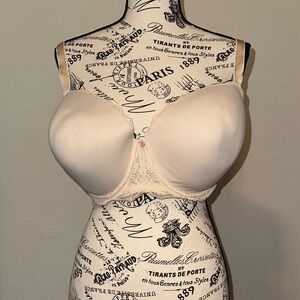 Victoria's Secret Cream Lace-Trim T-Shirt Bra